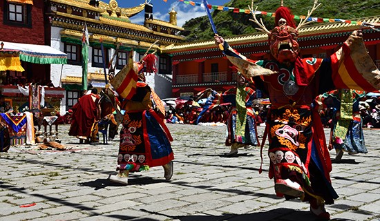 Fête de Danse de Masque (Cham) au Monastère de Tagong