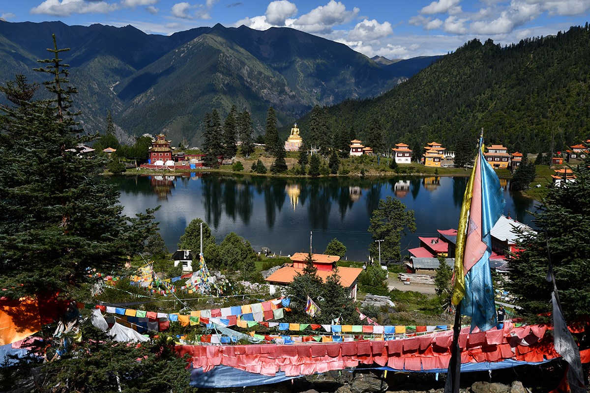 Tsoka Monastery and Tsoka Lake | Photo par Liu Bin